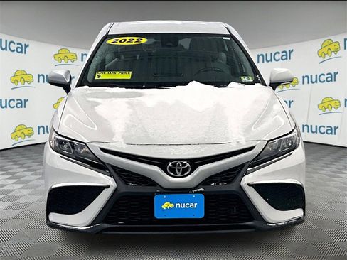 Used 2022 Toyota Camry SE image 2