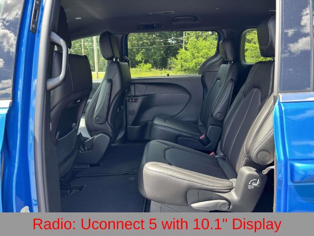 New 2027 Chrysler Pacifica Select FWD image 7