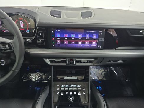 New 2026 Porsche Cayenne image 16