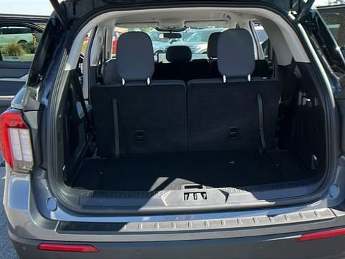 Used 2025 Ford Explorer Active RWD image 14