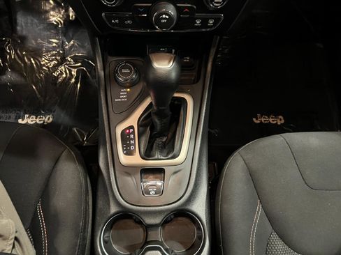 Used 2016 Jeep Cherokee 75th Anniversary image 20