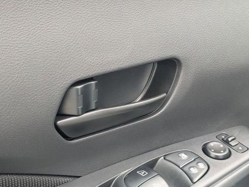 New 2025 Nissan Kicks Play S image 13