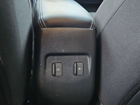 Used 2022 Nissan Kicks SV FWD image 18