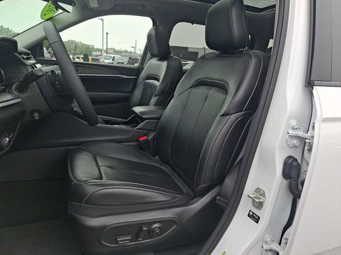 Used 2023 Jeep Grand Cherokee L Limited w/ Luxury Tech Group II AWD/4WD image 14