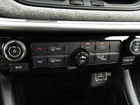 Used 2022 Jeep Compass Latitude AWD/4WD image 15