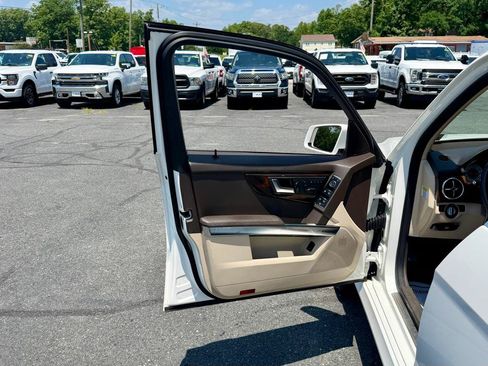 Used 2013 Mercedes-Benz GLK 350 4MATIC image 13