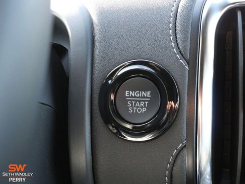 New 2025 Ford Expedition Active image 24