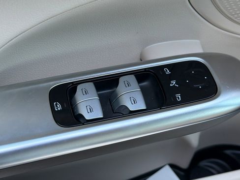 Certified 2025 Mercedes-Benz C 300 Sedan image 12