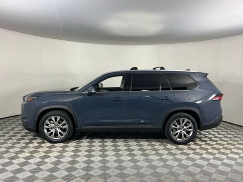 Used 2025 Toyota Grand Highlander FWD image 10