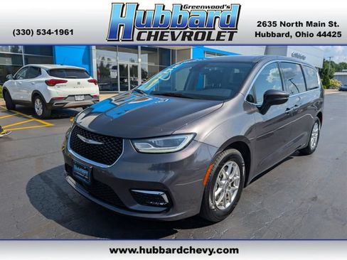 Used 2023 Chrysler Pacifica Touring-L FWD image 1
