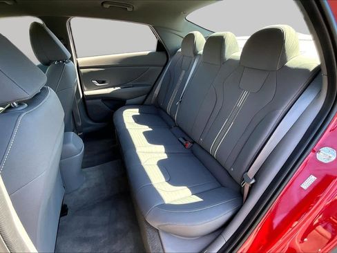 Used 2023 Hyundai Elantra SEL w/ Convenience Package FWD image 19