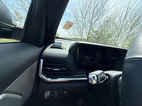 Certified 2025 GMC Terrain Elevation w/ Elevation Premium Package image 24