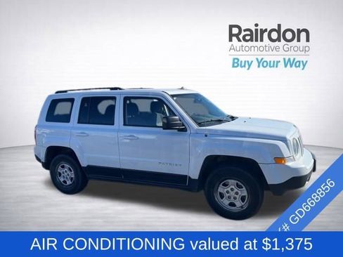 Used 2016 Jeep Patriot Sport w/ Power Value Group AWD/4WD image 4