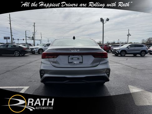 Used 2024 Kia Forte LXS image 8