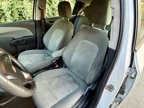 Used 2014 Chevrolet Sonic LS image 8