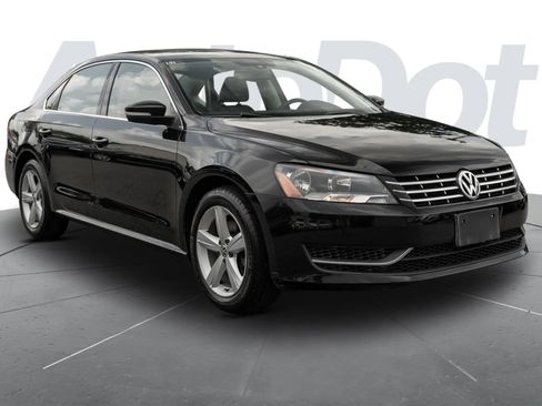 Used 2013 Volkswagen Passat TDI SE FWD image 4