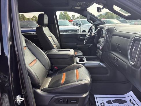 Used 2019 GMC Sierra 1500 AT4 w/ Off Road Performance Package AWD/4WD image 12