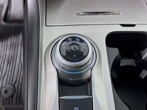 Used 2022 Ford Explorer XLT image 19