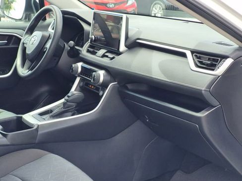 Used 2025 Toyota RAV4 XLE image 21