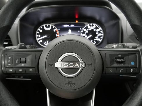 Used 2024 Nissan Rogue SV AWD/4WD image 16