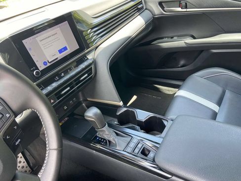 Used 2025 Toyota Camry SE w/ Convenience Package FWD image 23