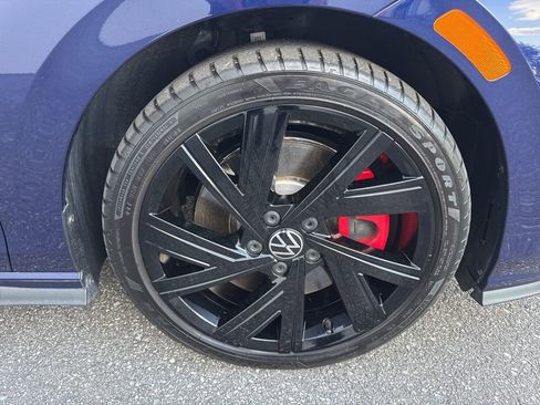 Certified 2023 Volkswagen GTI SE w/ Black Wheel Package image 9