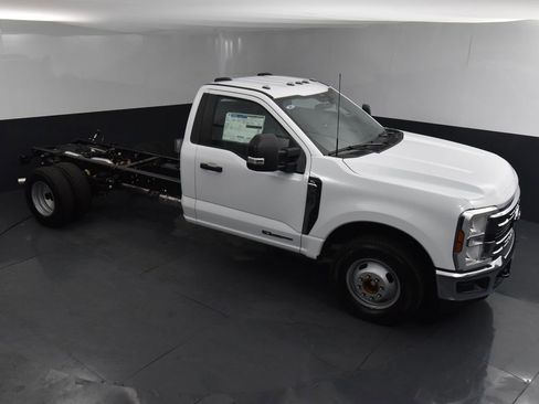 New 2024 Ford F350 XL w/ XL Chrome Package image 35