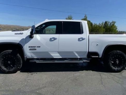 Used 2020 Chevrolet Silverado 3500 High Country w/ Z71 Off-Road Package AWD/4WD image 5