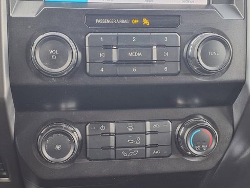 Used 2019 Ford F150 XLT image 6