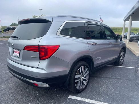 Used 2018 Honda Pilot Touring image 3
