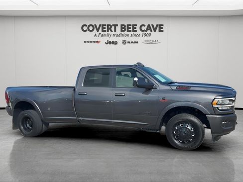 Used 2022 RAM 3500 Laramie w/ Night Edition image 12