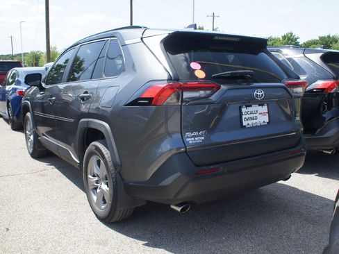 Used 2023 Toyota RAV4 XLE w/ Convenience Package FWD image 5