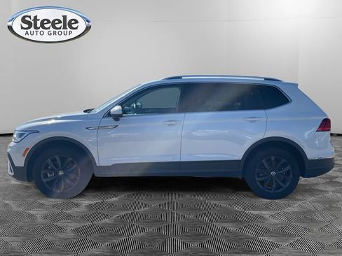 New 2024 Volkswagen Tiguan SE image 2