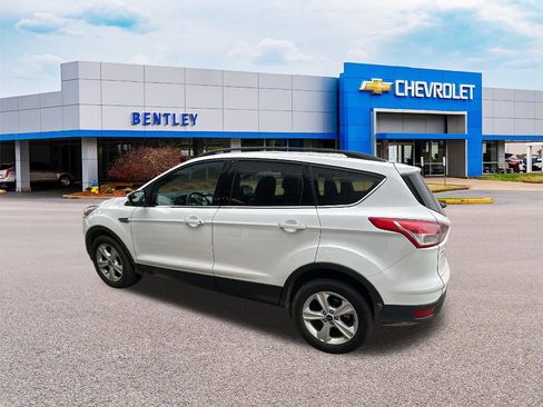 Used 2016 Ford Escape SE w/ Equipment Group 201A image 3