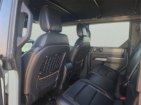 Used 2022 Ford Bronco Badlands w/ Sasquatch Package image 11