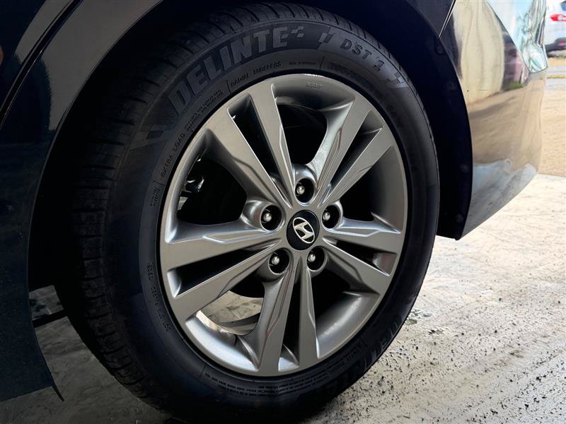 Used 2017 Hyundai Elantra Value Edition FWD image 13