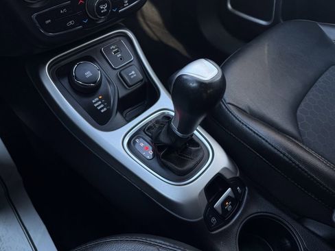 Used 2019 Jeep Compass Latitude w/ Cold Weather Group image 24