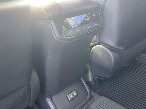 Used 2026 Toyota Highlander XLE AWD/4WD image 12