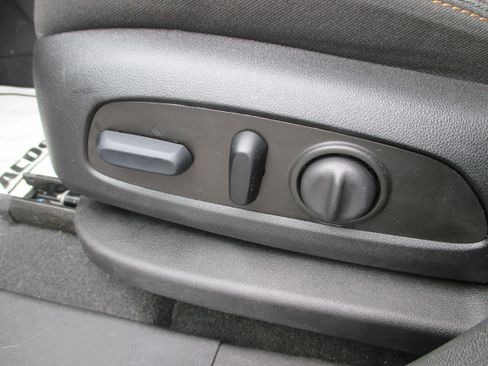 Used 2023 Chevrolet Equinox LT image 16