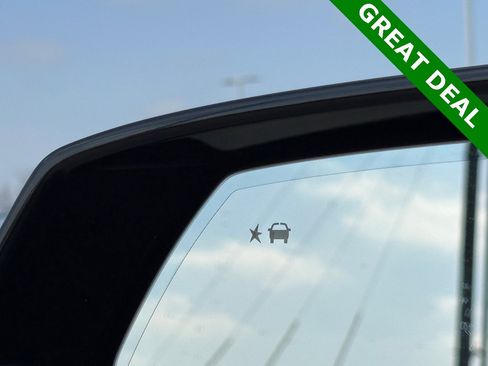 Used 2024 Chevrolet Suburban Z71 w/ Off-Road Capability Package image 12