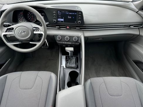 Used 2021 Hyundai Elantra SE image 13