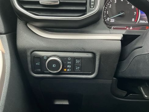 Used 2023 Ford Explorer XLT w/ Equipment Group 202A image 18