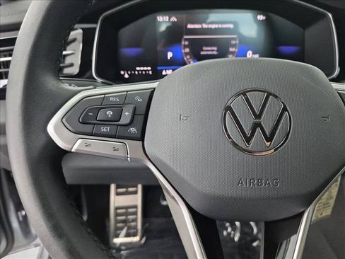 Used 2025 Volkswagen Jetta Sport FWD image 29