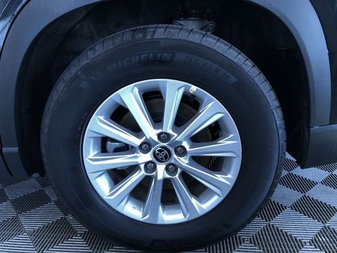 Used 2025 Toyota Grand Highlander AWD image 9