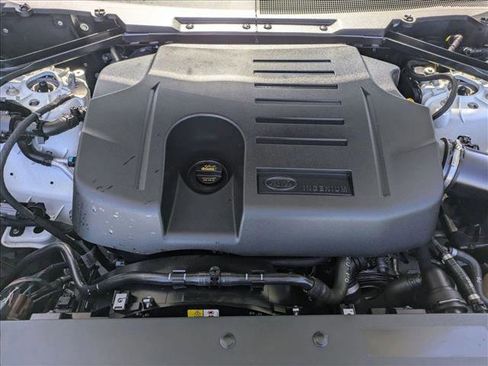 Used 2022 Land Rover Defender 110 X-Dynamic SE AWD/4WD image 24