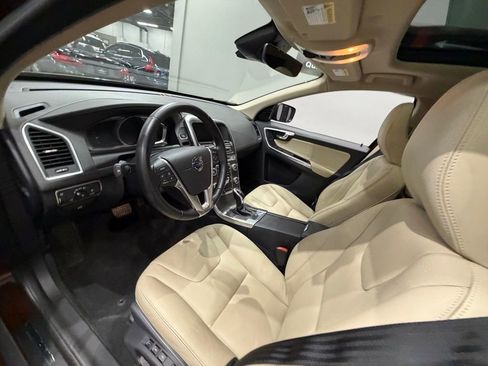 Used 2016 Volvo XC60 T5 Premier image 17
