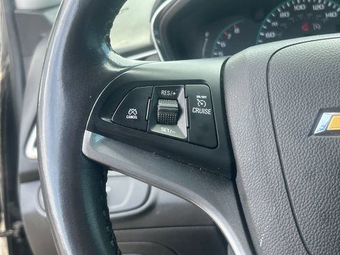Used 2020 Chevrolet Trax LT w/ LT Convenience Package AWD/4WD image 20