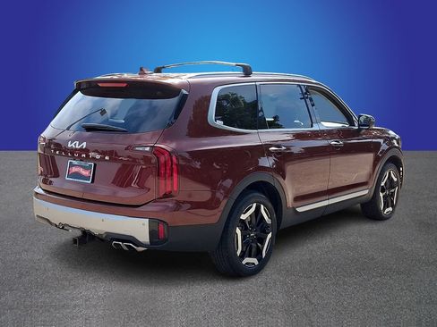 Used 2023 Kia Telluride S FWD image 4