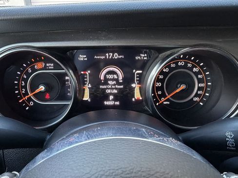 Used 2020 Jeep Wrangler Unlimited Sahara AWD/4WD image 34