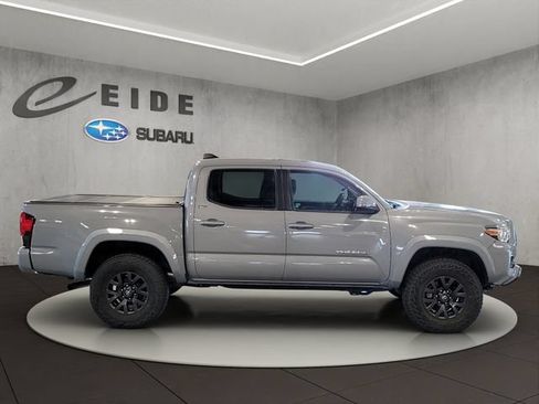 Used 2021 Toyota Tacoma SR5 AWD/4WD image 14